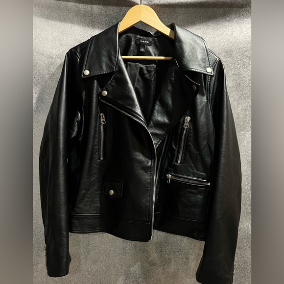Torrid Faux Leather Moto Jacket Sz 2 - Picture 1 of 4